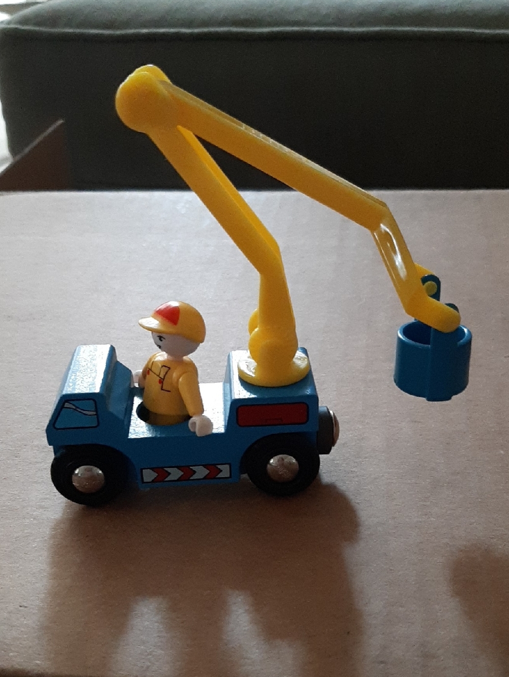 Brio Wooden Trucks - Picture 2 of 10